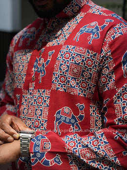 Ottagam - Pranikas Men Camel Print Long Cotton Kurta with Pockets