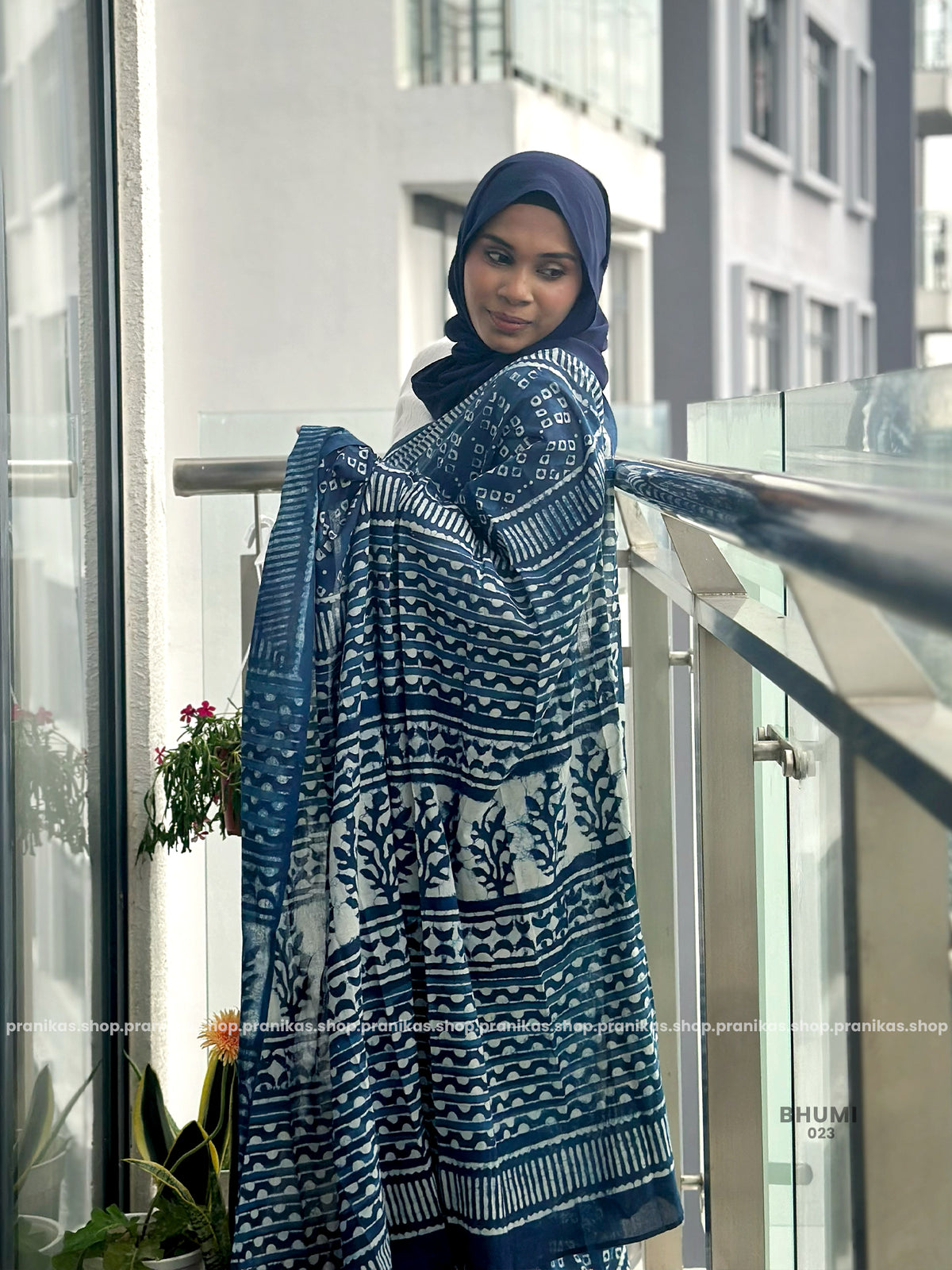 BHUMI - Indigo Dotted Block Print Cotton Saree Unstitched Running Blouse